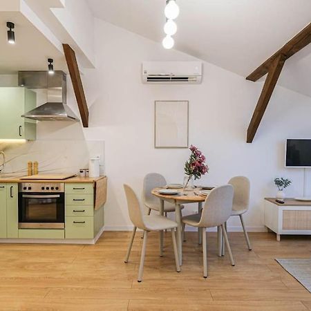 Cozy Loft Under The Wawel Sky Cracóvia Exterior foto