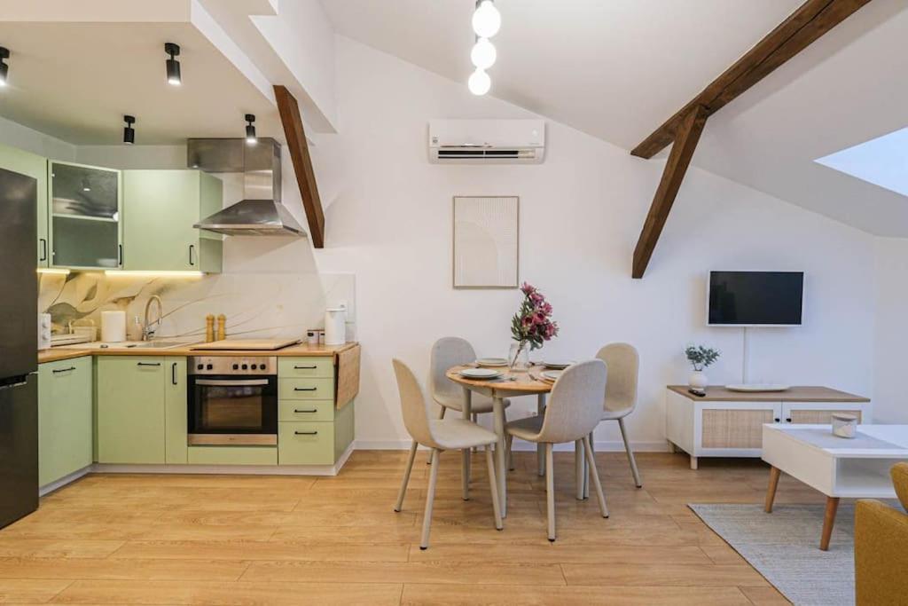 Cozy Loft Under The Wawel Sky Cracóvia Exterior foto