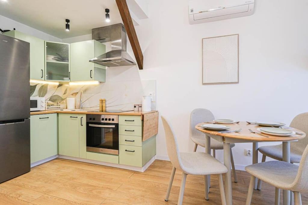 Cozy Loft Under The Wawel Sky Cracóvia Exterior foto